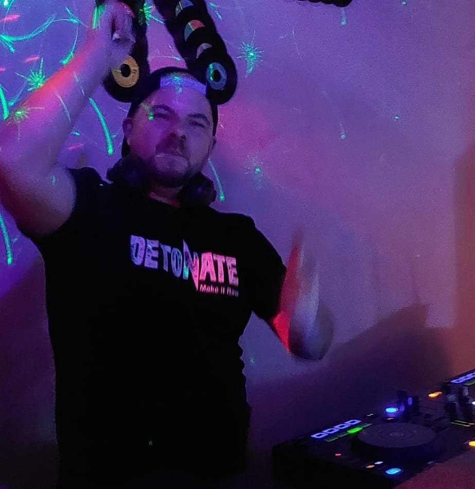 Detonate