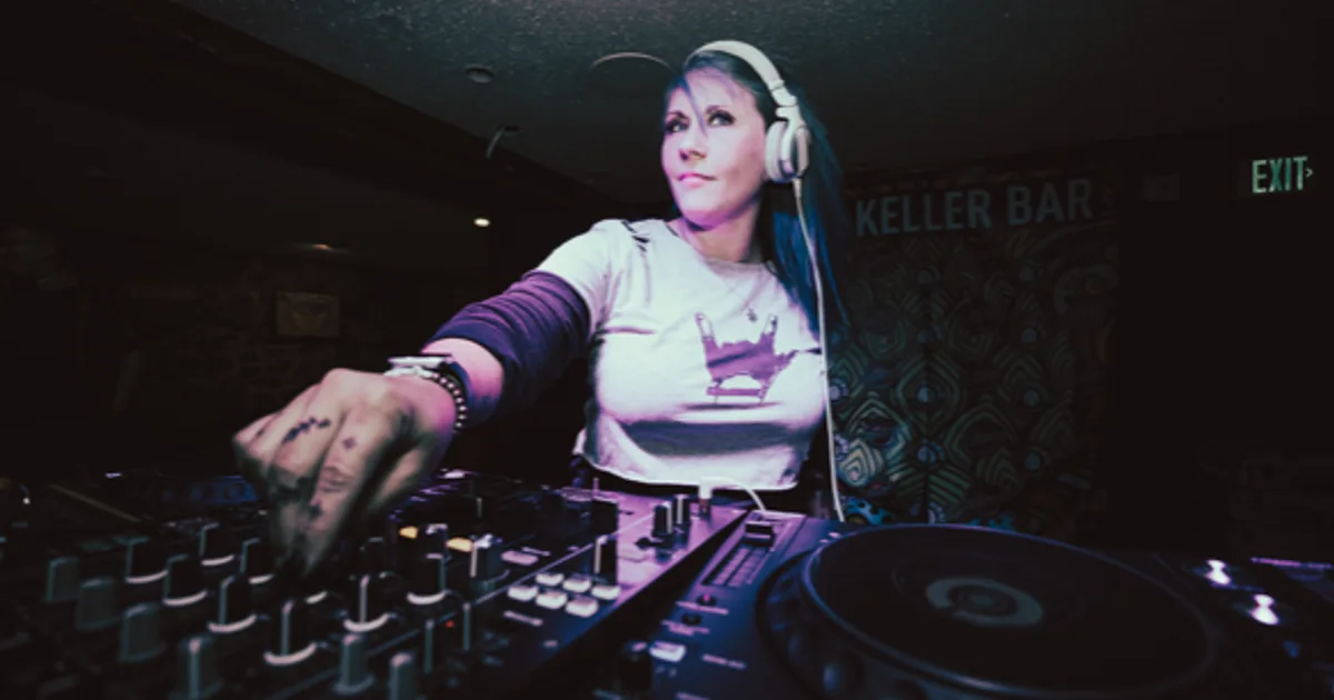 DJ Eve