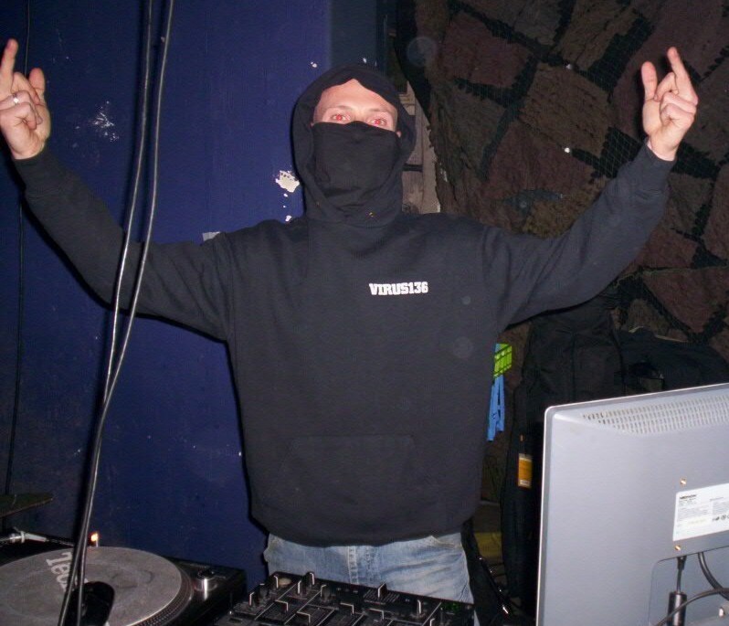Virus136